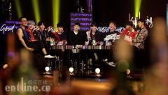 EXO、秀智现身韩国百乐达斯城,游客为一睹芳容接踵而至