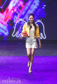 新晋超模王艺不惧争议谈梦想,李亚男惊艳亮相音乐派对