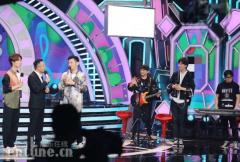 YY摩登兄弟《天天向上》惊艳亮相,气场不输当红明星