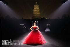 POEM 2019早秋系列:被光晕环绕的柔美女士