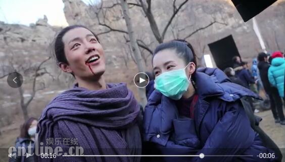 肖战、李沁在《诛仙Ⅰ》片场互动